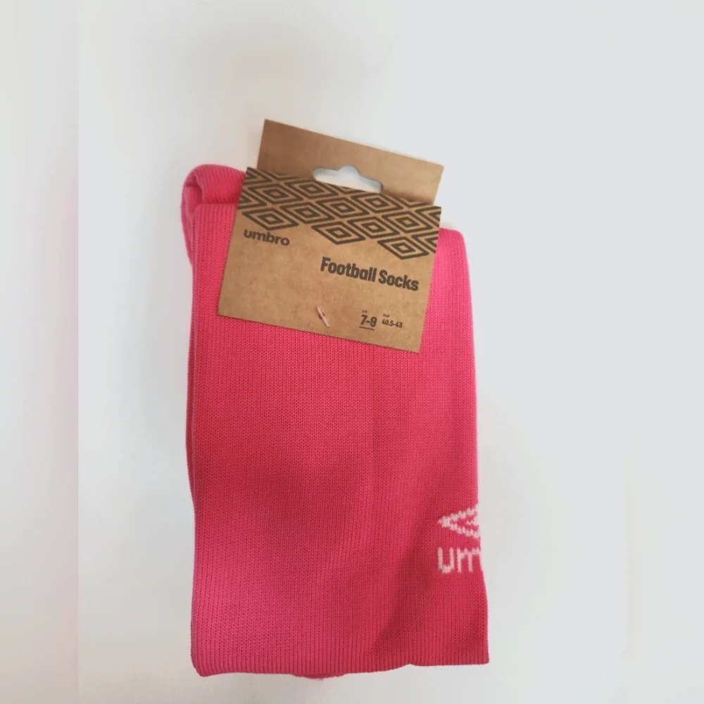 Umbro soccer socks 8-10 adults NWT‎ pink